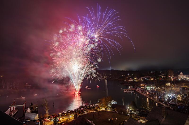 Rockport New Year’s Eve fireworks captivate, delight large crowd